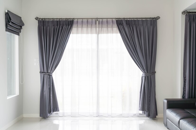 窗簾是一種常見的室內裝飾物品